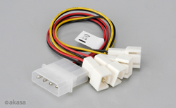 AKASA kabel redukce 4-pin PSU molex na 4x 3-pin fan, redukce otáček