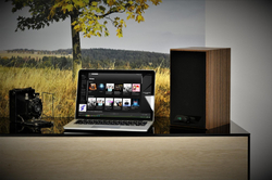 AQ M25 multimedia - ořech