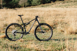 Celoodpružené kolo MMR KENTA 10 - Carbon N Chrome - vel.S  24/2025
