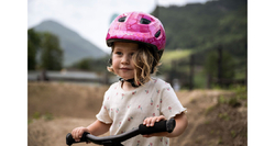 Cyklistická helma MET HOORAY dětská růžová srdce -52/55