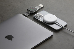 Epico bezdrátová nabíječka s podporou uchycení MagSafe a s adaptérem v balení - bílá