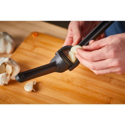 Fiskars lis na česnek FUNCTIONAL FORM