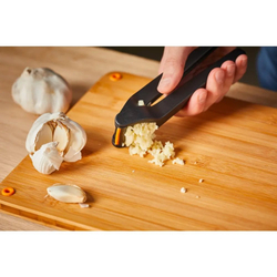 Fiskars lis na česnek FUNCTIONAL FORM