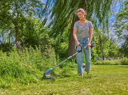 Gardena 14703-20 Akumulátorový vyžínač PowerTrim 30/18V P4A - set