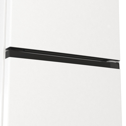 HISENSE RB424N4AWB