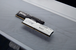 Kingston Fury Beast White DIMM DDR5 16GB 6000MHz CL36 bílá AMD EXPO