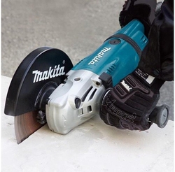 Makita GA9020RF Úhlová bruska, 2200W, 230mm