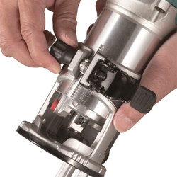 Makita RT0702CX2J Kombinovaná frézka s příslušenstvím 700W,Makpac