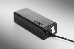 NANO originální zdroj pro ntb Acer 19V 2,37A 45W, konektor 1.0x3.0 mm