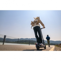 Ninebot KickScooter E2 Pro E by Segway