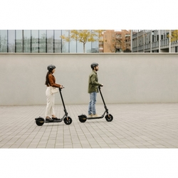 Ninebot KickScooter F2 Pro by Segway