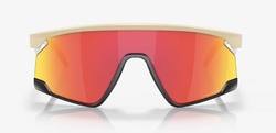 Sluneční brýle OAKLEY BXTR MATTE DESERT TAN / prizm RUBY