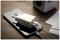 Síťová nabíječka FIXED s USB-C a USB výstupem, podpora PD a QC 3.0, 20W, bílá