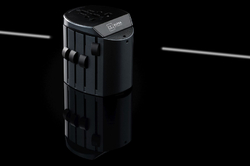 SKROSS cestovní adaptér Alpha USB 4A by SKROSS, design by Jacob Jensen