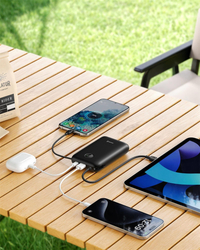SWISSTEN POWER BANK VOLTBOX 35W 30000 mAh S INTEGROVANÝMI KABELY  USB-C A LIGHTNING ČERNÁ