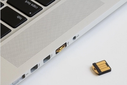 YubiKey 5 Nano - USB-A, klíč/token s vícefaktorovou autentizaci, podpora Smart Card (2FA)