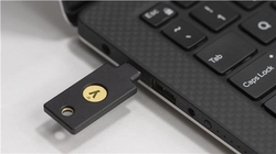 YubiKey 5C NFC - USB-C, klíč/token s vícefaktorovou autentizaci, podpora Smart Card (2FA)