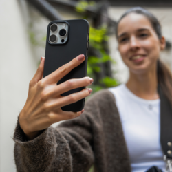Zadní pogumovaný kryt FIXED Story pro Xiaomi 15T Pro, černý