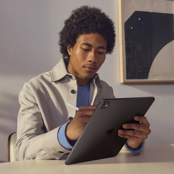 Apple iPad Pro M5 13" Wi-Fi + Cellular 2TB, Stříbrná