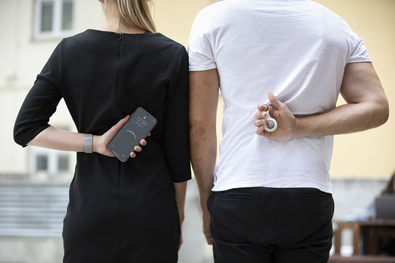 Epico Silicone Case for AirTag - červená