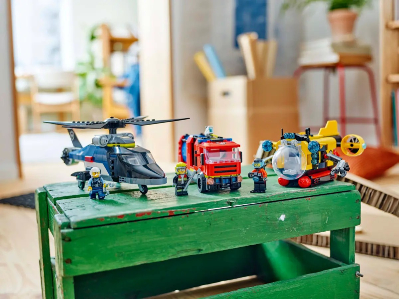 LEGO City Helikoptéra, hasičský vůz a ponorka 60462