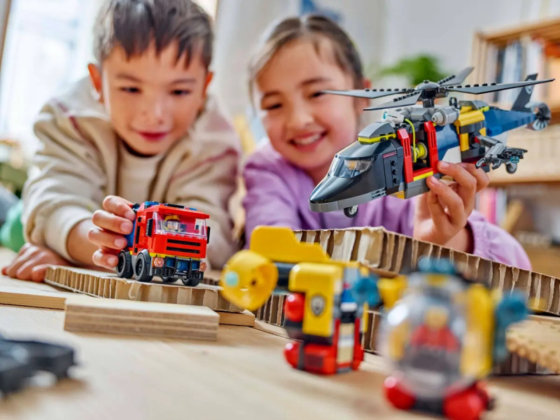 LEGO City Helikoptéra, hasičský vůz a ponorka 60462