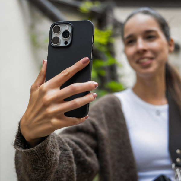 Zadní pogumovaný kryt FIXED Story pro Xiaomi 17 Ultra, černý